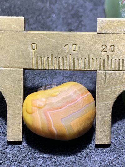 精美战国红玛瑙手工俏色巧雕一心向佛意境吊坠一个， 精美战国红玛瑙手工俏色巧雕一心向佛意境吊坠一个，