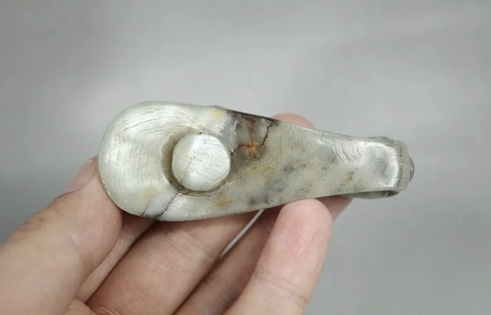 ｜冷门出品｜精选专拍·第贰拾伍场· 和田玉立体的龙代勾 黑沁