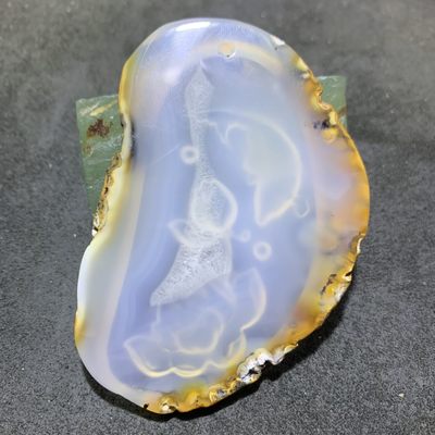 重器天然马达加斯加原皮玛瑙雕刻莲年有鱼牌子一块， - 重器天然马达加斯加原皮玛瑙雕刻莲年有鱼牌子一块，