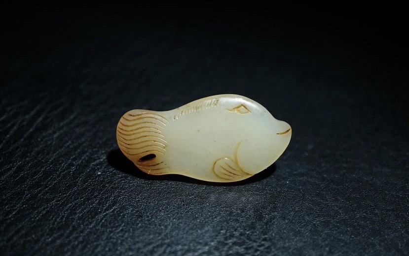 ｜冷门出品｜精选专拍·第贰拾伍场· 明清工老和田玉玉鱼把件