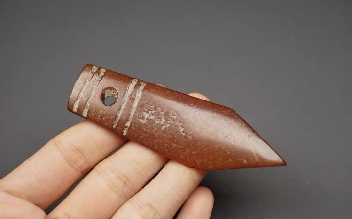 ｜冷门出品｜精选专拍·第贰拾伍场· 高.古 风格地方玉 玉圭形挂牌