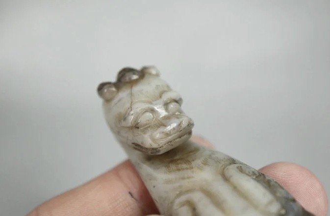 ｜冷门出品｜精选专拍·第贰拾伍场· 和田玉立体的龙代勾 黑沁