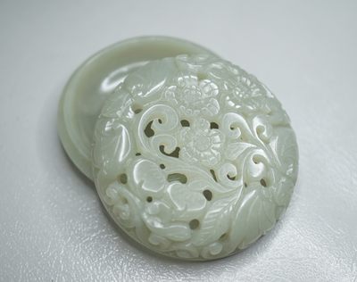 ｜冷门出品｜精选专拍·第贰拾伍场· - 精雕和田花卉镂空粉盒
