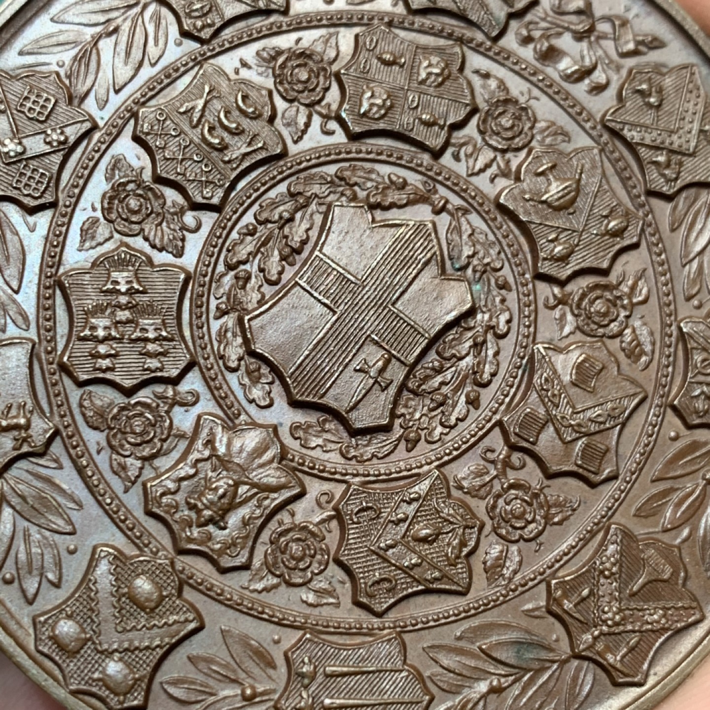 《竞宝斋》第150场-周日，周一，周四 3场 (全场包邮) 1917 英国伦敦行业协会铜章，直径51mm，重量75g，巧克力包浆 品相很好