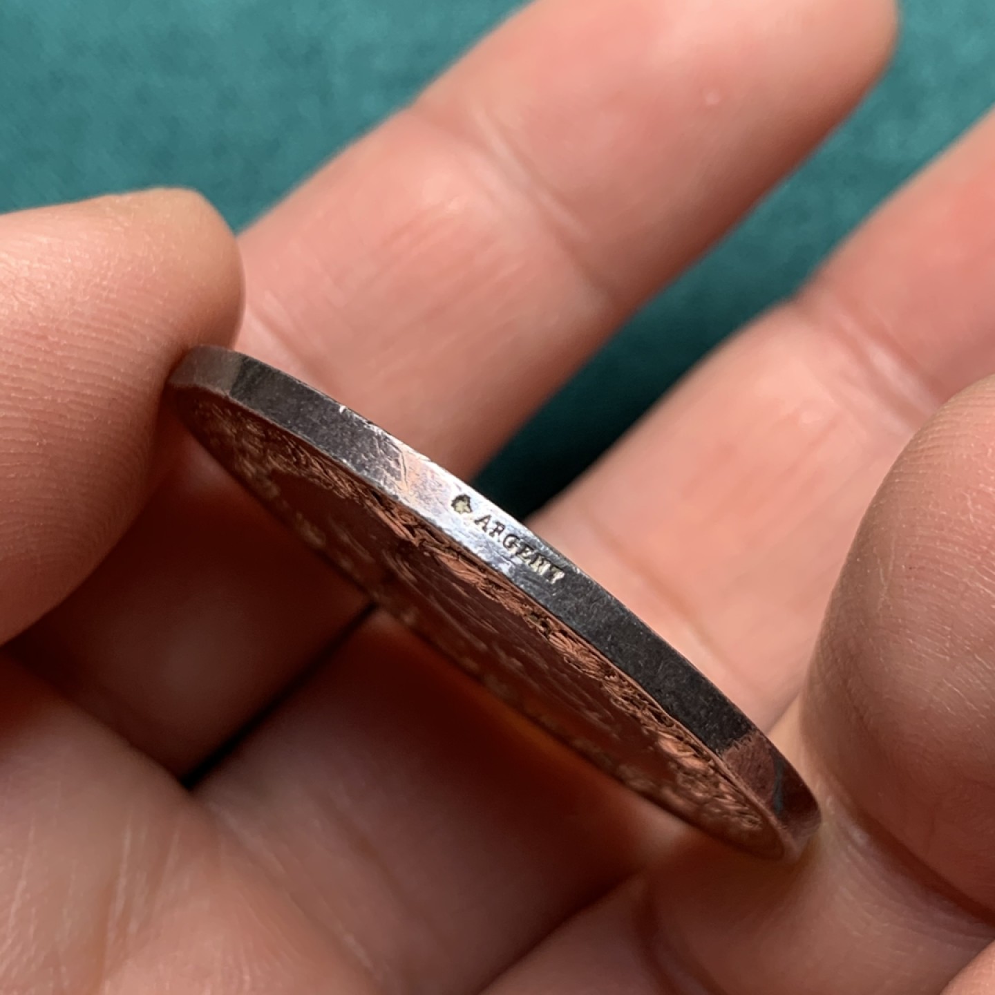 《竞宝斋》第150场-周日，周一，周四 3场 (全场包邮) 法国 1868 结婚纪念 银章  重量：22.2gr  直径：36mm 边铭：蜜蜂+银标+日期