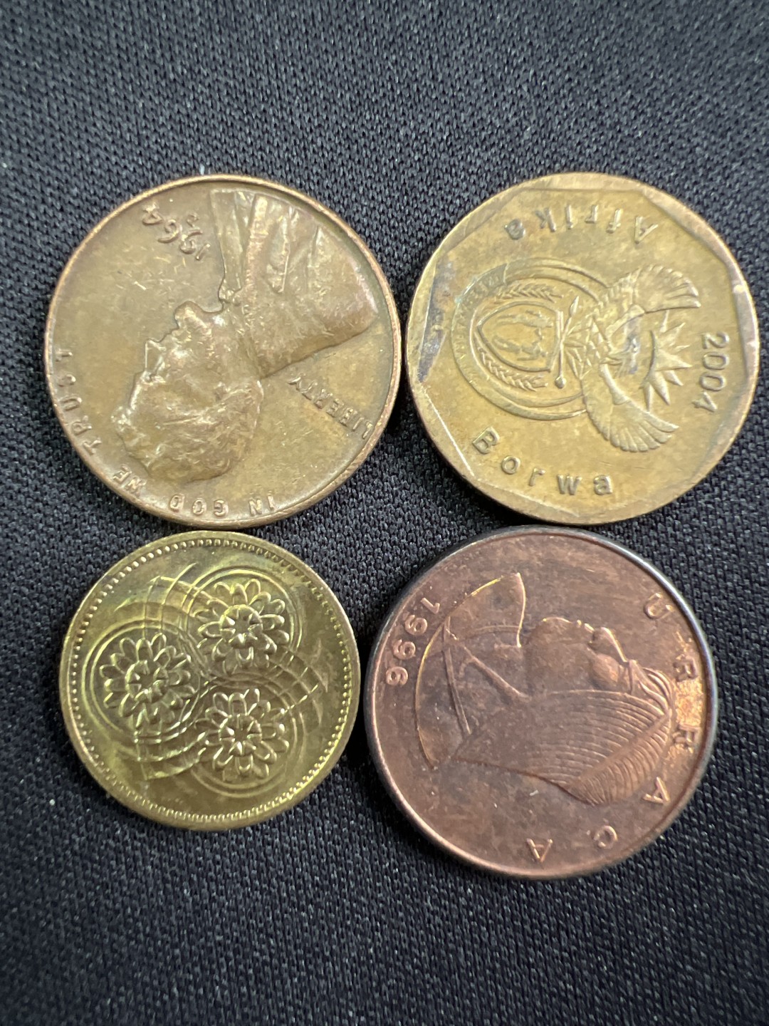 泡泡堂微拍第一 一 七幕硬币捡漏可累计专场👿👿，累计满二十元包邮，接受代拍业务 硬币一组87