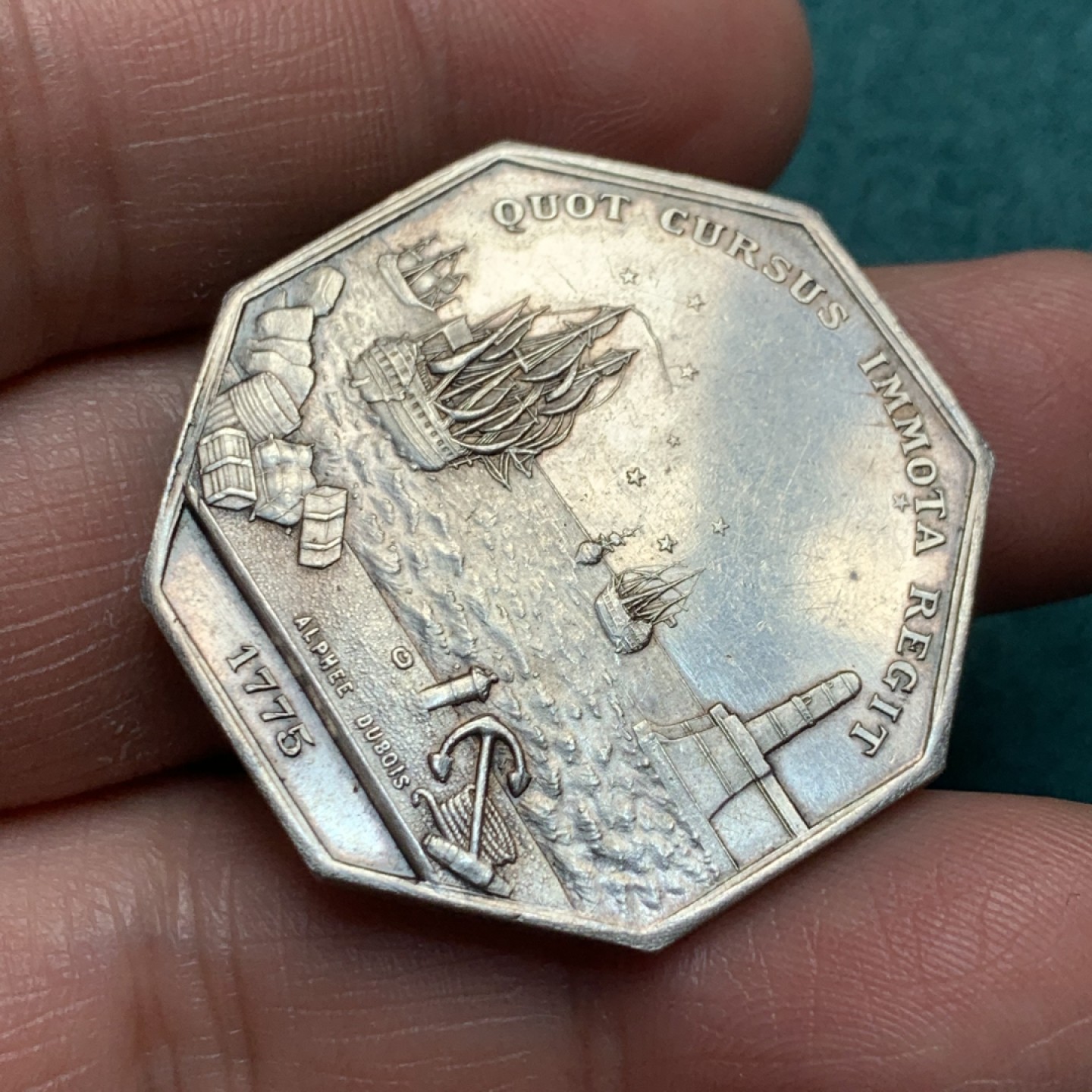 《竞宝斋》第150场-周日，周一，周四 3场 (全场包邮) 法国 马赛航海港口 银质八角代币  重量：19.5gr  边铭：丰饶角+银标