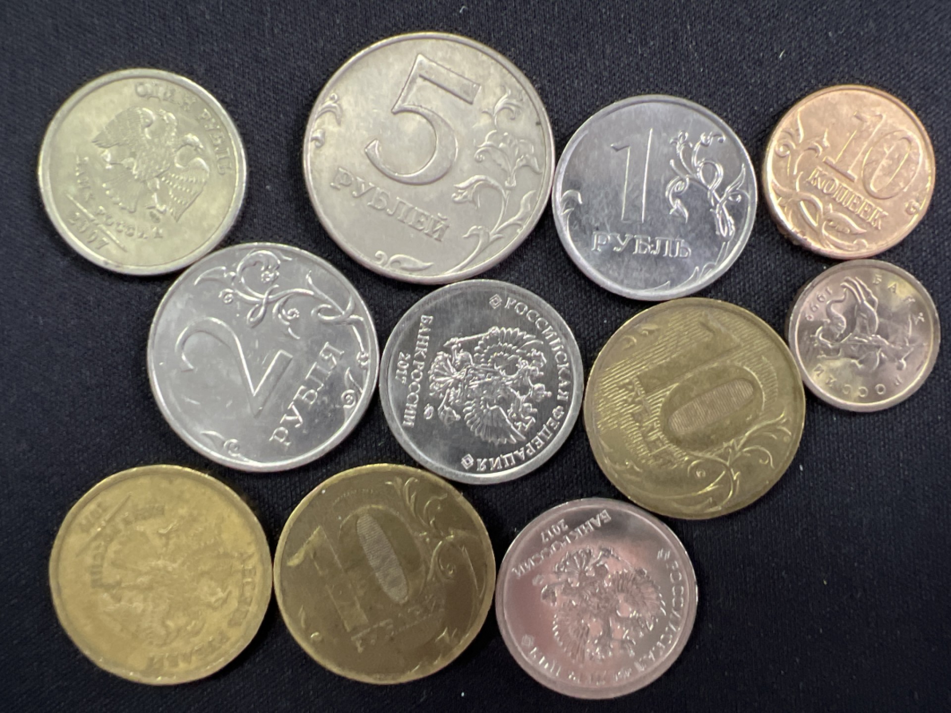 泡泡堂微拍第一 一 七幕硬币捡漏可累计专场👿👿，累计满二十元包邮，接受代拍业务 硬币一组77