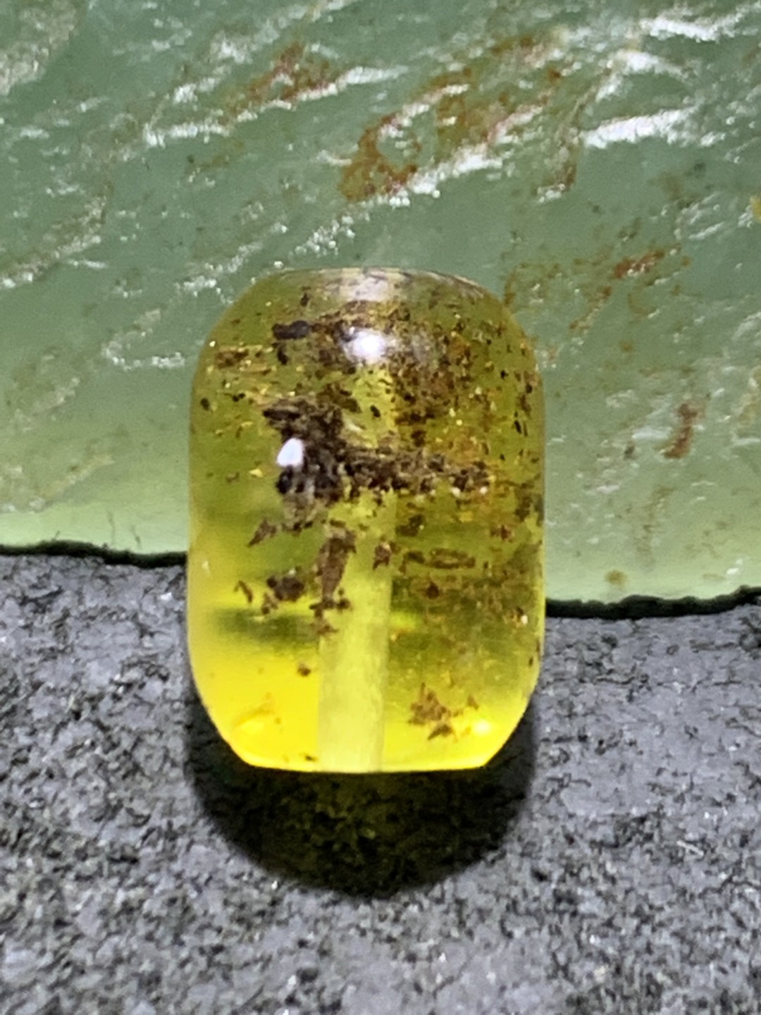 天然原皮乌克兰原矿蜜蜡桶珠一颗