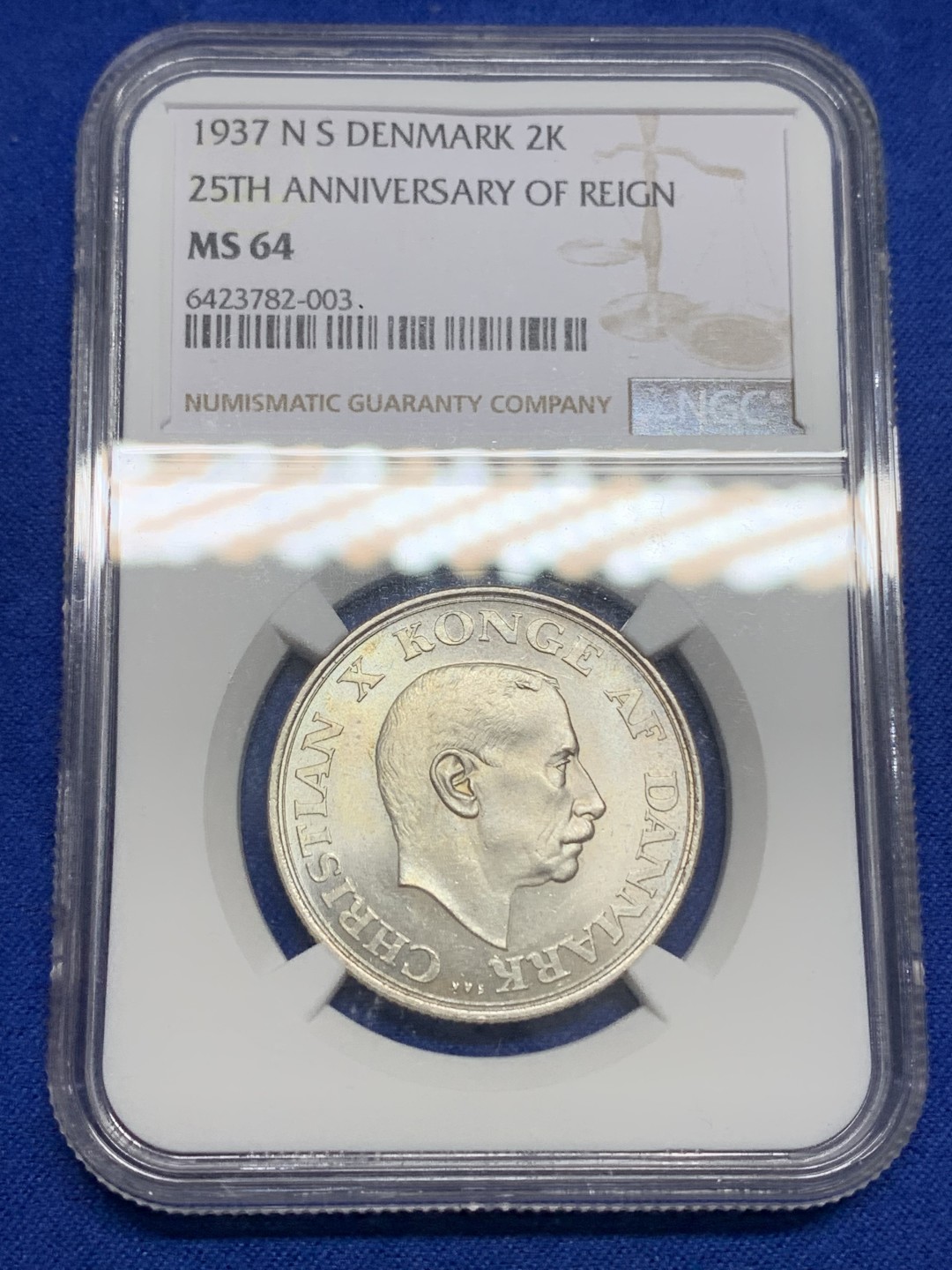 《竞宝斋》第150场-周日，周一，周四 3场 (全场包邮) NGC-MS64 丹麦 1937年 2克朗 丹麦国王登基25周年纪念 银币 车轮转光非常漂亮 高分可自藏