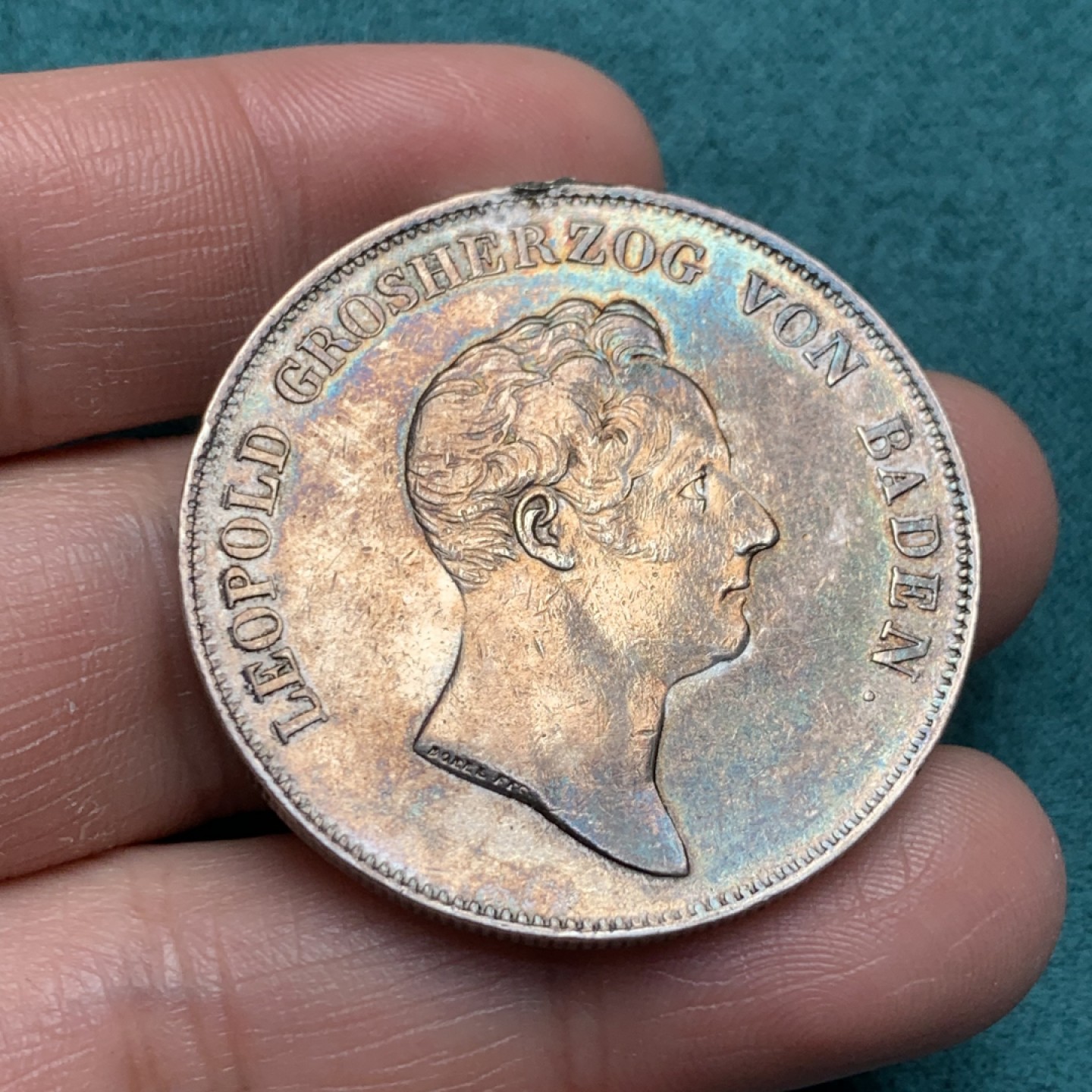 《竞宝斋》第150场-周日，周一，周四 3场 (全场包邮) 德国 巴登 1833年 29.5克大泰勒 顶部有磨平焊点