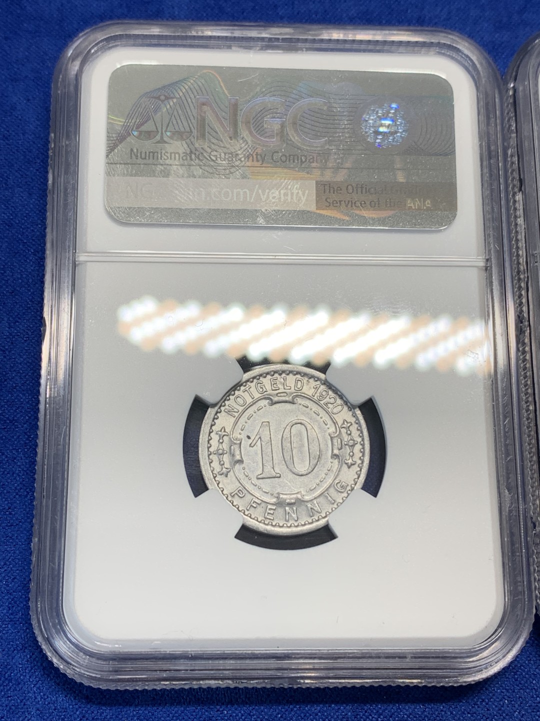 《竞宝斋》第150场-周日，周一，周四 3场 (全场包邮) NGC-UNC 德国 德紧两枚 1920年维滕铝币10芬尼+1919年弗兰肯塔尔铁币10芬尼，严评无明显瑕疵，设计端庄典雅+主义的碰撞