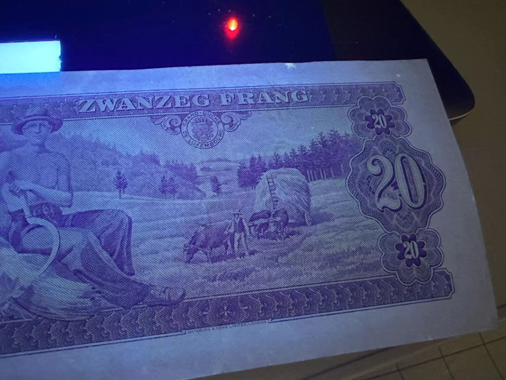 《外钞收藏家》第二百五十八期（连拍第三场） 卢森堡20法郎 AU品相