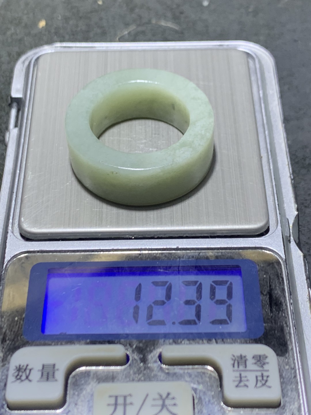 天然青海料和田玉扳指一个
