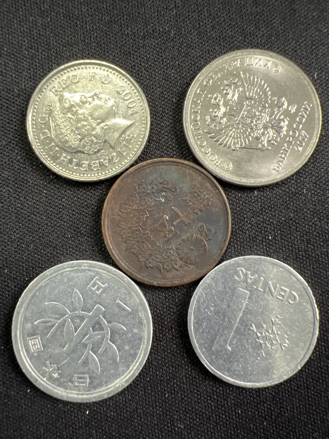 泡泡堂微拍第一 一 七幕硬币捡漏可累计专场👿👿，累计满二十元包邮，接受代拍业务 硬币一组88