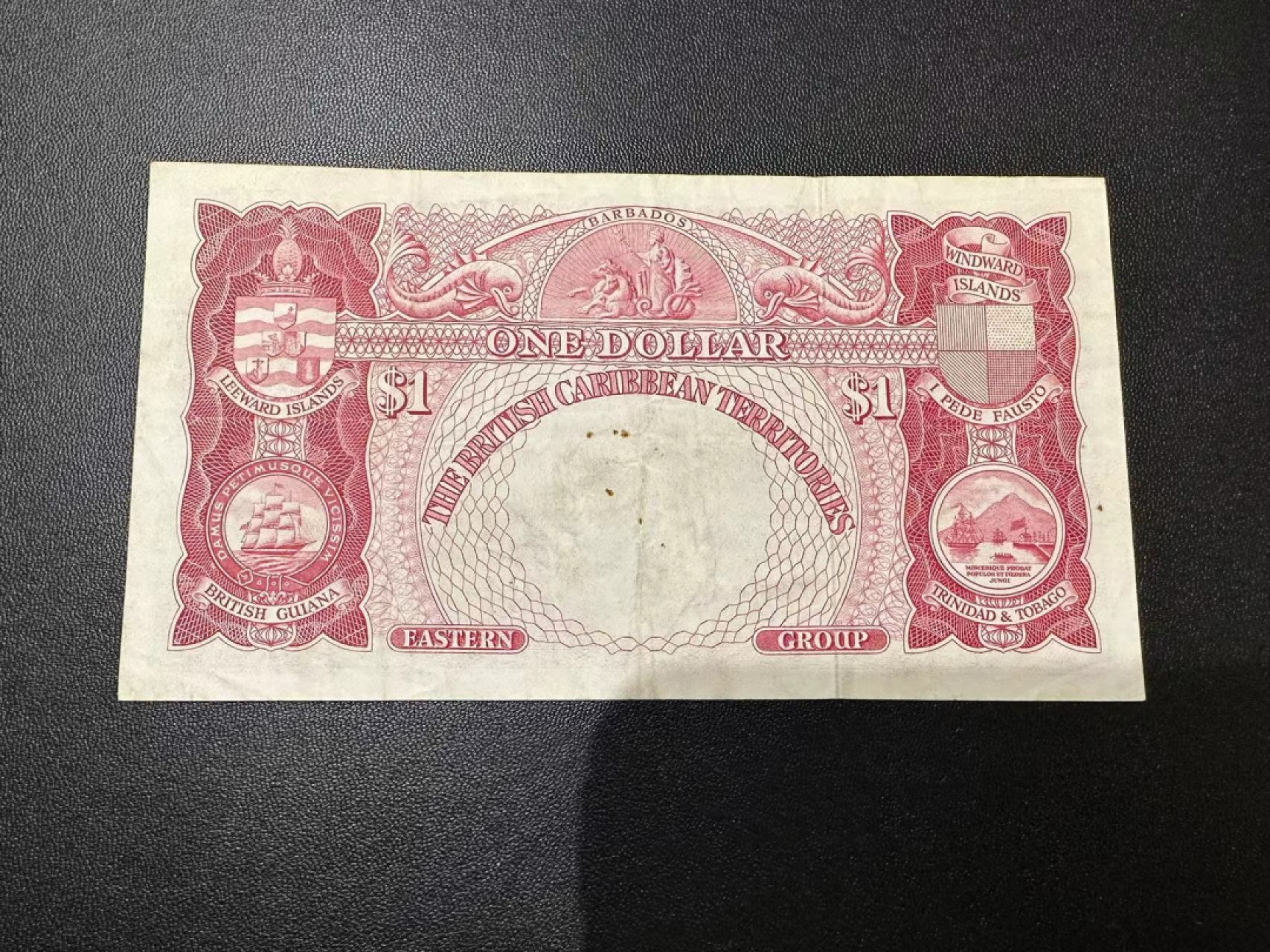 《外钞收藏家》第二百五十八期（连拍第三场） 1962年东加勒比1刀 精美女王 EF品相