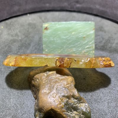 重器天然马达加斯加原皮玛瑙雕刻站观音牌子一块 重器天然马达加斯加原皮玛瑙雕刻站观音牌子一块