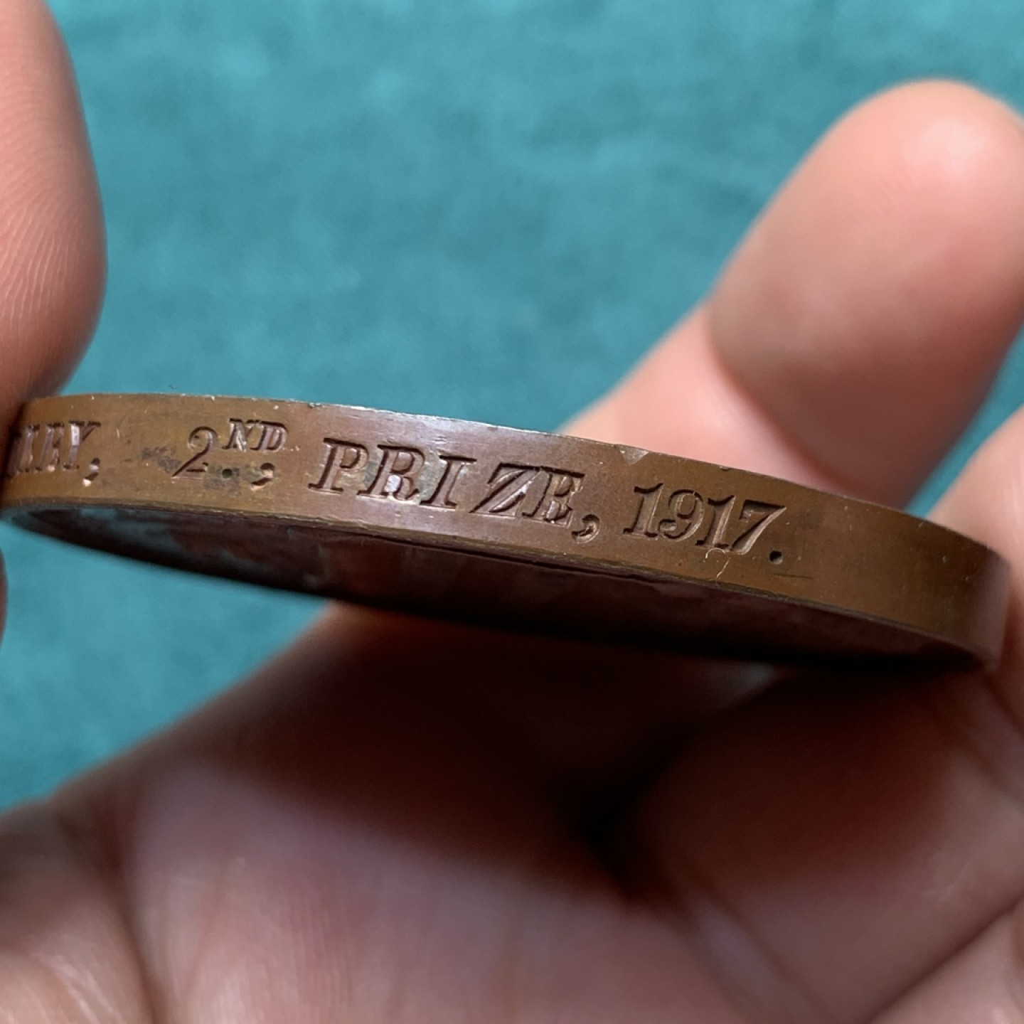 《竞宝斋》第150场-周日，周一，周四 3场 (全场包邮) 1917 英国伦敦行业协会铜章，直径51mm，重量75g，巧克力包浆 品相很好