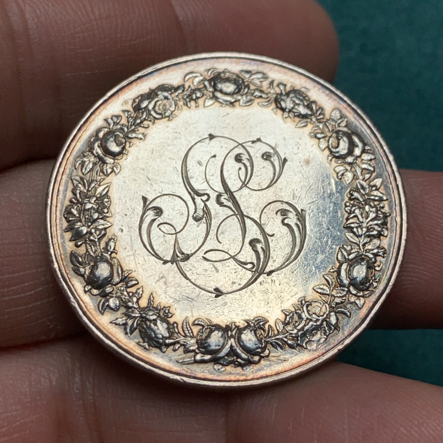 《竞宝斋》第150场-周日，周一，周四 3场 (全场包邮) 法国 1868 结婚纪念 银章  重量：22.2gr  直径：36mm 边铭：蜜蜂+银标+日期