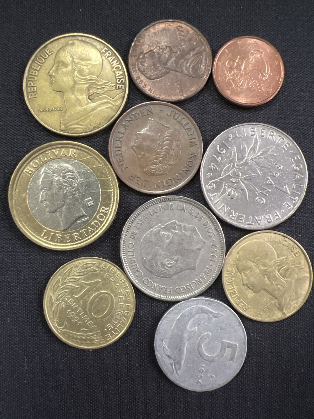 泡泡堂微拍第一 一 七幕硬币捡漏可累计专场👿👿，累计满二十元包邮，接受代拍业务 硬币一组95