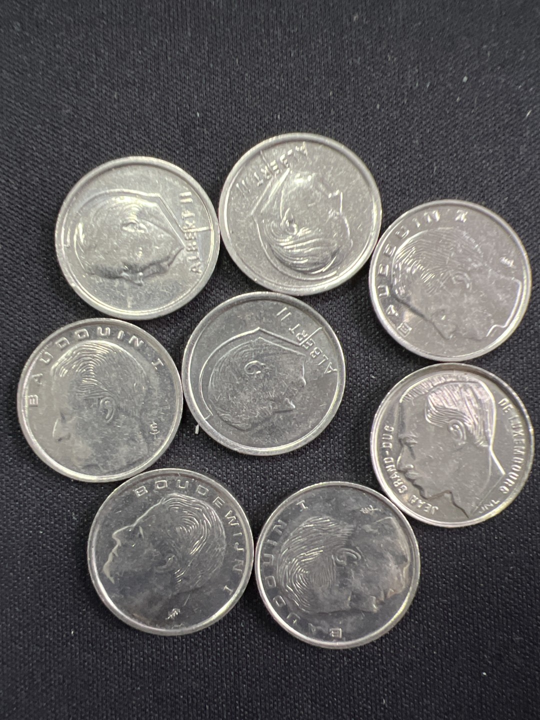 泡泡堂微拍第一 一 七幕硬币捡漏可累计专场👿👿，累计满二十元包邮，接受代拍业务 比利时1F八枚