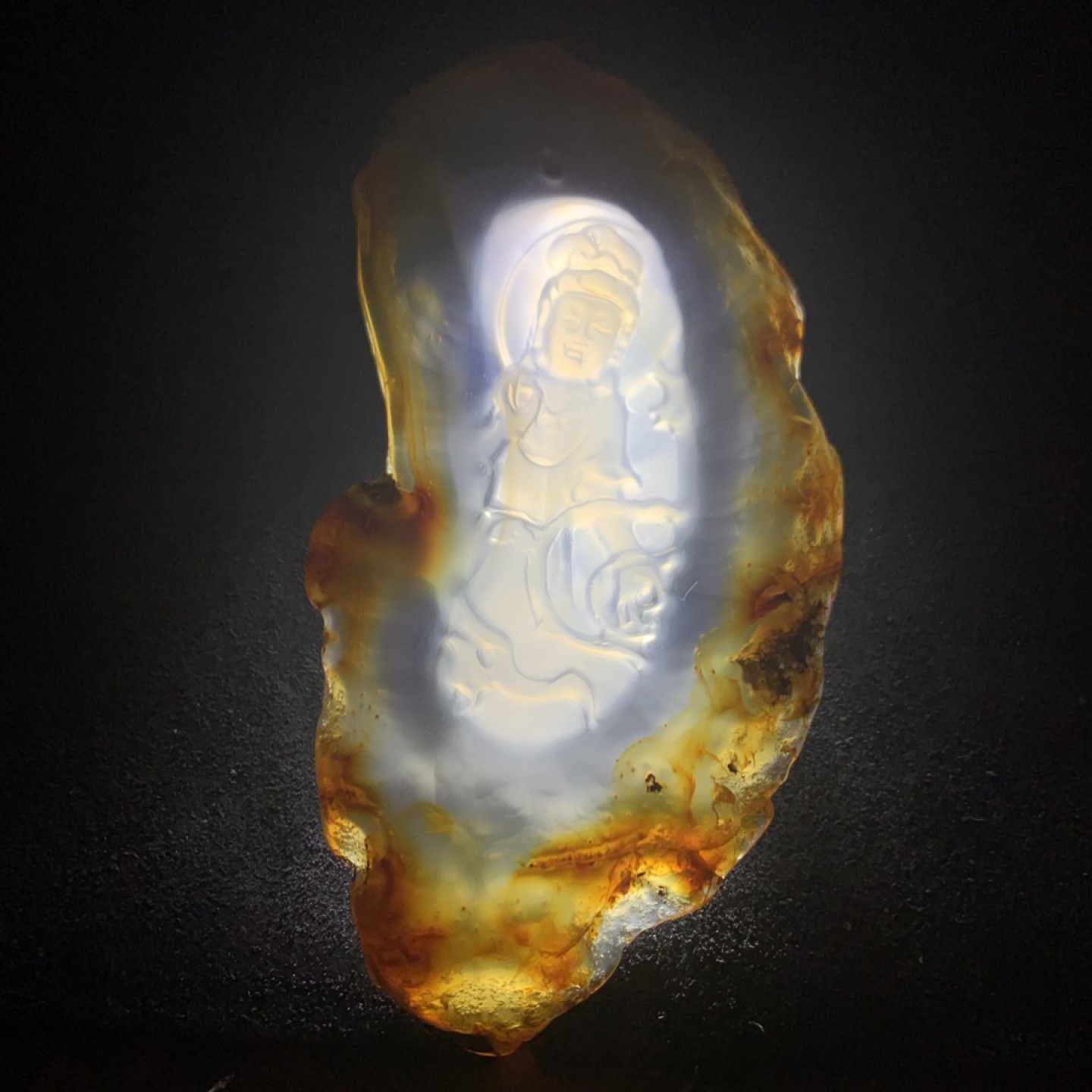 重器天然马达加斯加原皮玛瑙雕刻站观音牌子一块
