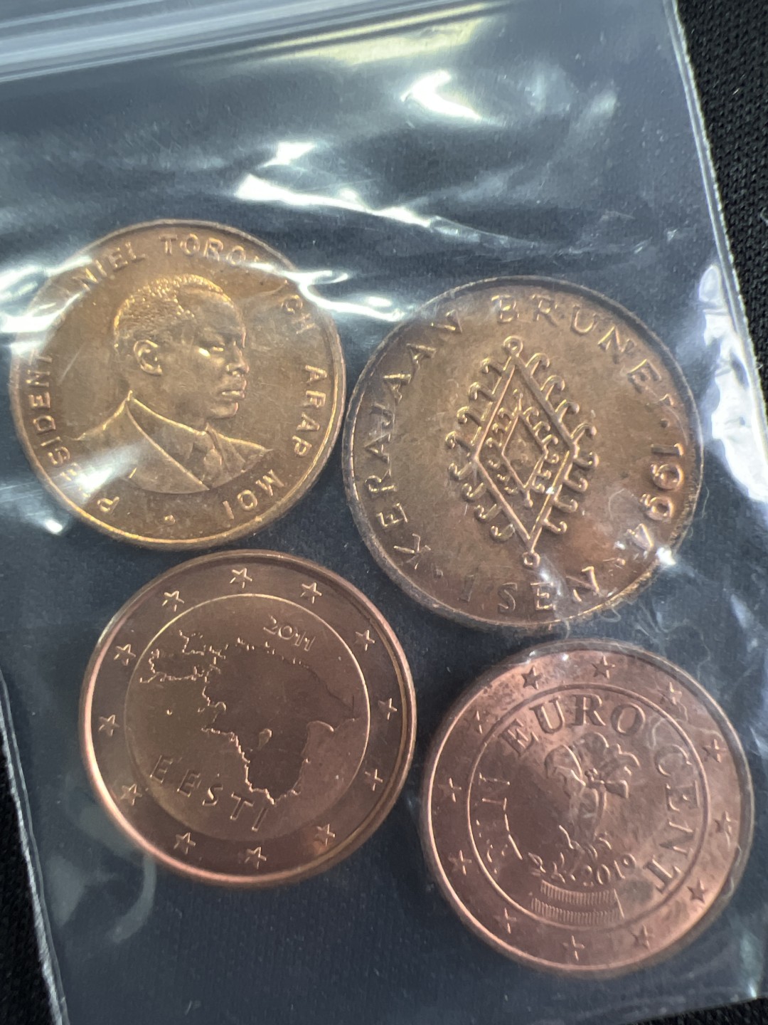 泡泡堂微拍第一 一 七幕硬币捡漏可累计专场👿👿，累计满二十元包邮，接受代拍业务 小铜币4枚