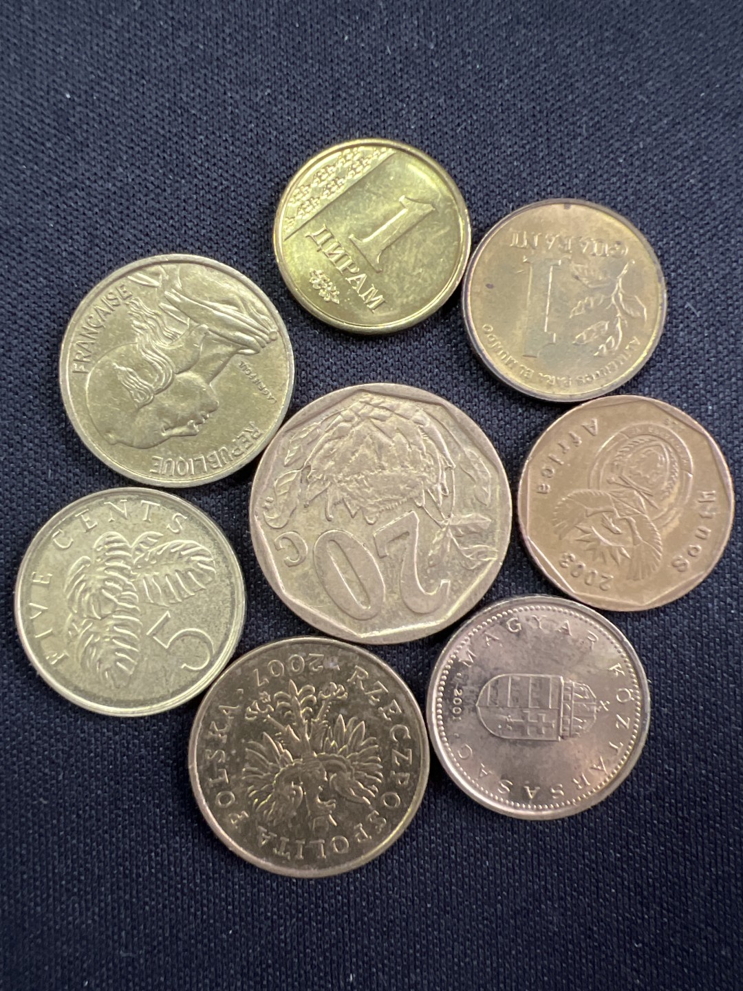 泡泡堂微拍第一 一 七幕硬币捡漏可累计专场👿👿，累计满二十元包邮，接受代拍业务 硬币一组85