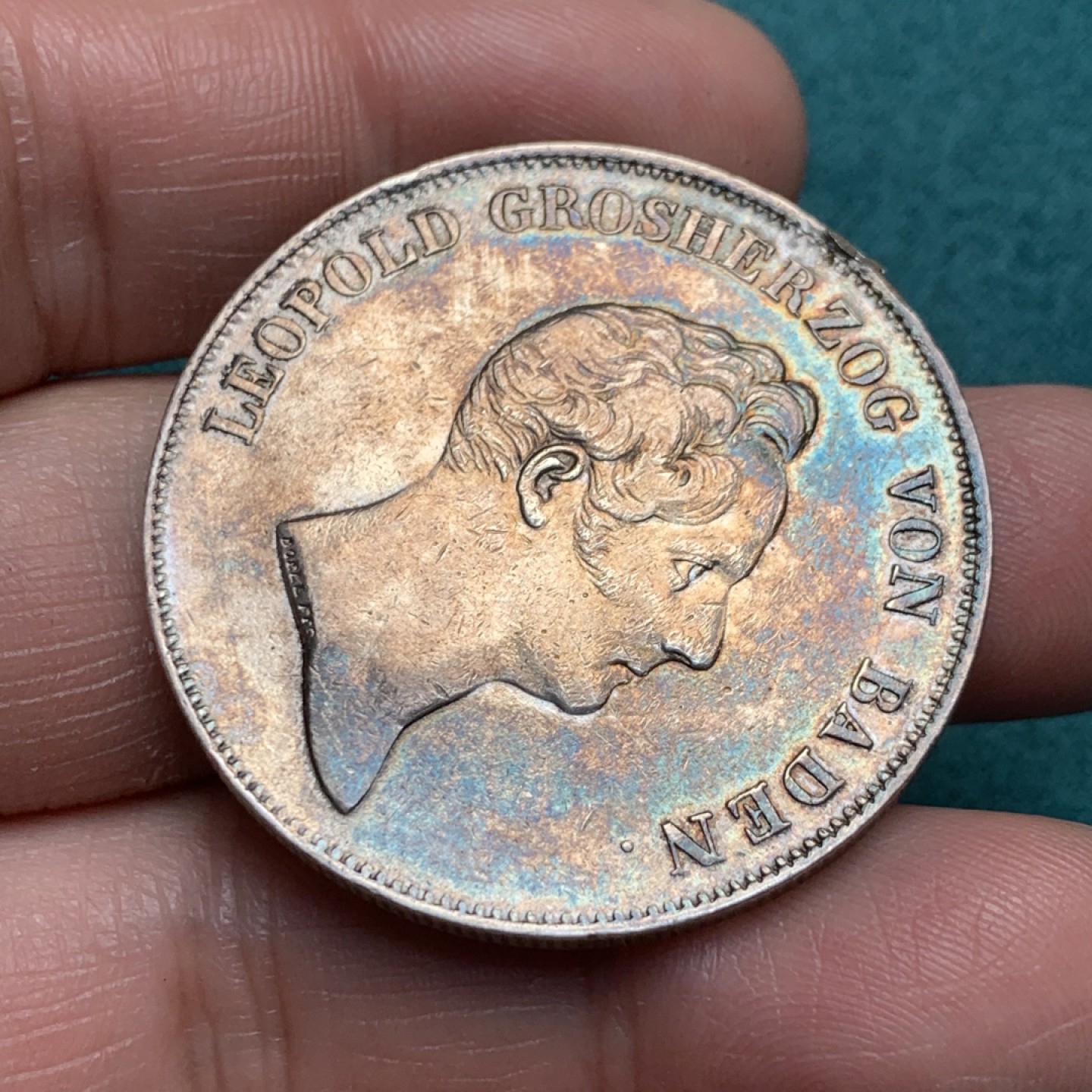 《竞宝斋》第150场-周日，周一，周四 3场 (全场包邮) 德国 巴登 1833年 29.5克大泰勒 顶部有磨平焊点