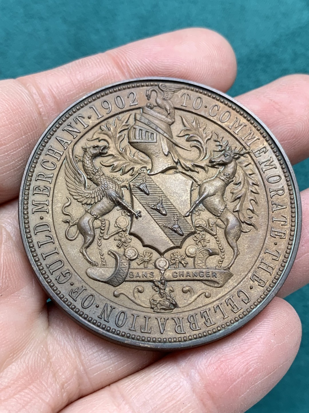 《竞宝斋》第150场-周日，周一，周四 3场 (全场包邮) 1902年 英国普雷斯顿公会纪念大铜章，带原盒 51mm60克