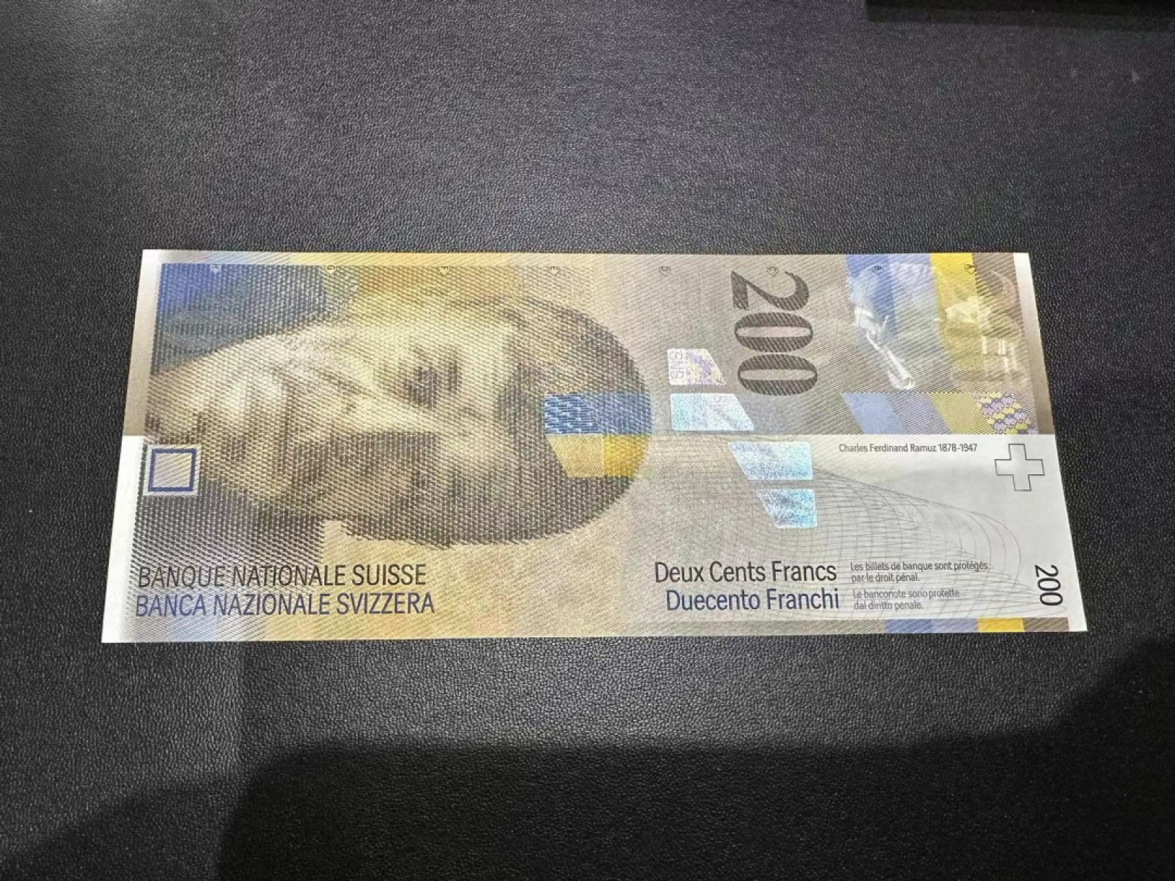 《外钞收藏家》第二百五十八期（连拍第三场） 2013年瑞士人像版200法郎 全新UNC 无47