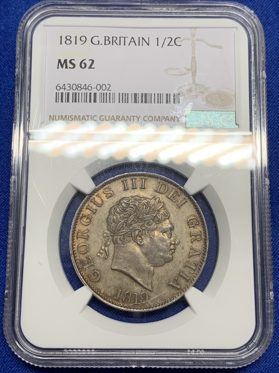 《竞宝斋》第150场-周日，周一，周四 3场 (全场包邮) NGC MS62 英国 1819 乔治三世半克朗 银币，小头版比牛头少，较少年份。英国CGS78分砸盒，不止62分状态，醇厚包浆，背面金彩