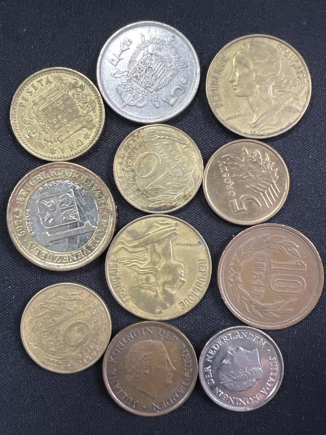 泡泡堂微拍第一 一 七幕硬币捡漏可累计专场👿👿，累计满二十元包邮，接受代拍业务 硬币一组96