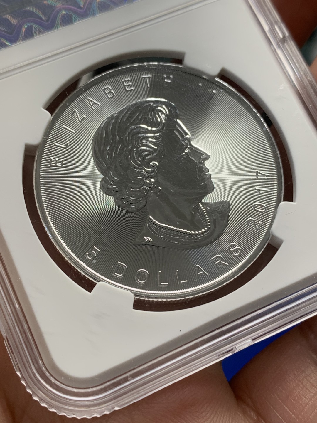 《竞宝斋》第150场-周日，周一，周四 3场 (全场包邮) 加拿大 2017年 枫叶 1盎司银币 31.1克 9999含银量 状态好