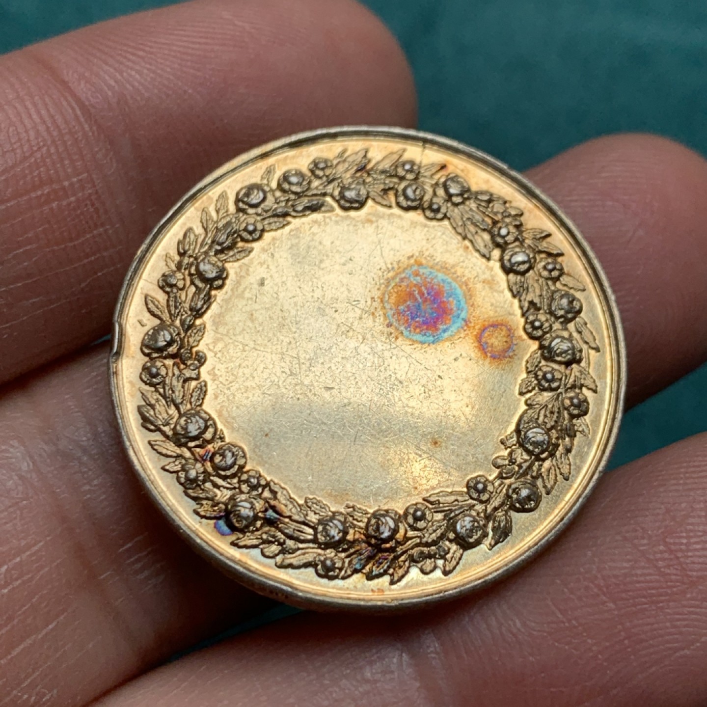 《竞宝斋》第150场-周日，周一，周四 3场 (全场包邮) 法国 结婚纪念镀金银章  重量：11.6gr  直径：30mm 边铭：蜜蜂+银标  细节见图