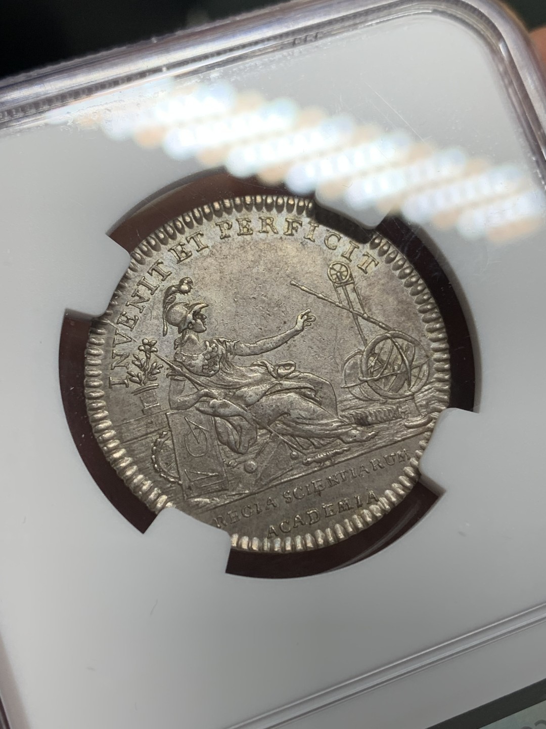 《竞宝斋》第150场-周日，周一，周四 3场 (全场包邮) NGC-MS62 法国路易十六 皇家科学院 圆形JETON 顶级品相