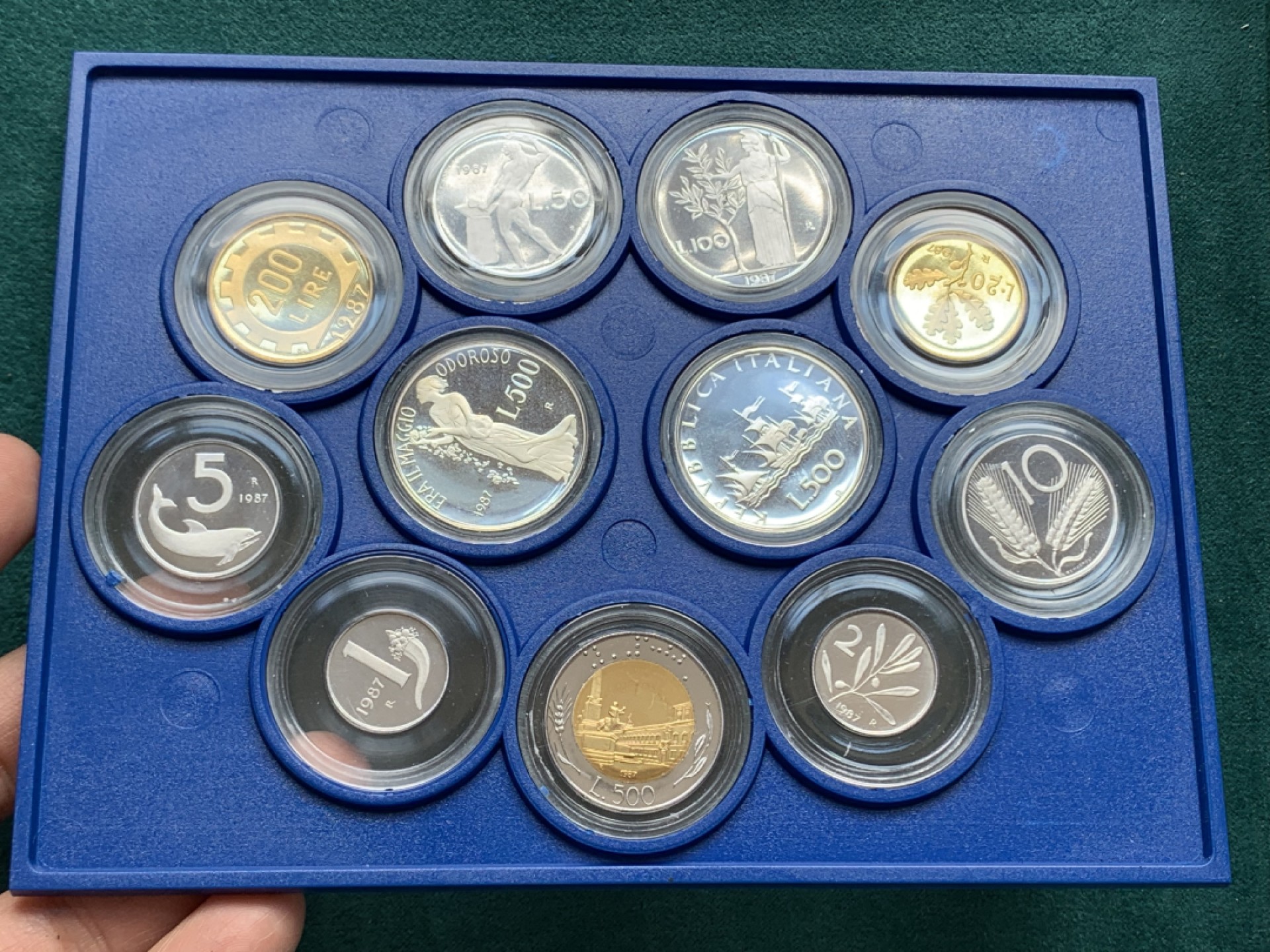 《竞宝斋》第150场-周日，周一，周四 3场 (全场包邮) 1987年原盒带证书意大利精制套币含两枚银币