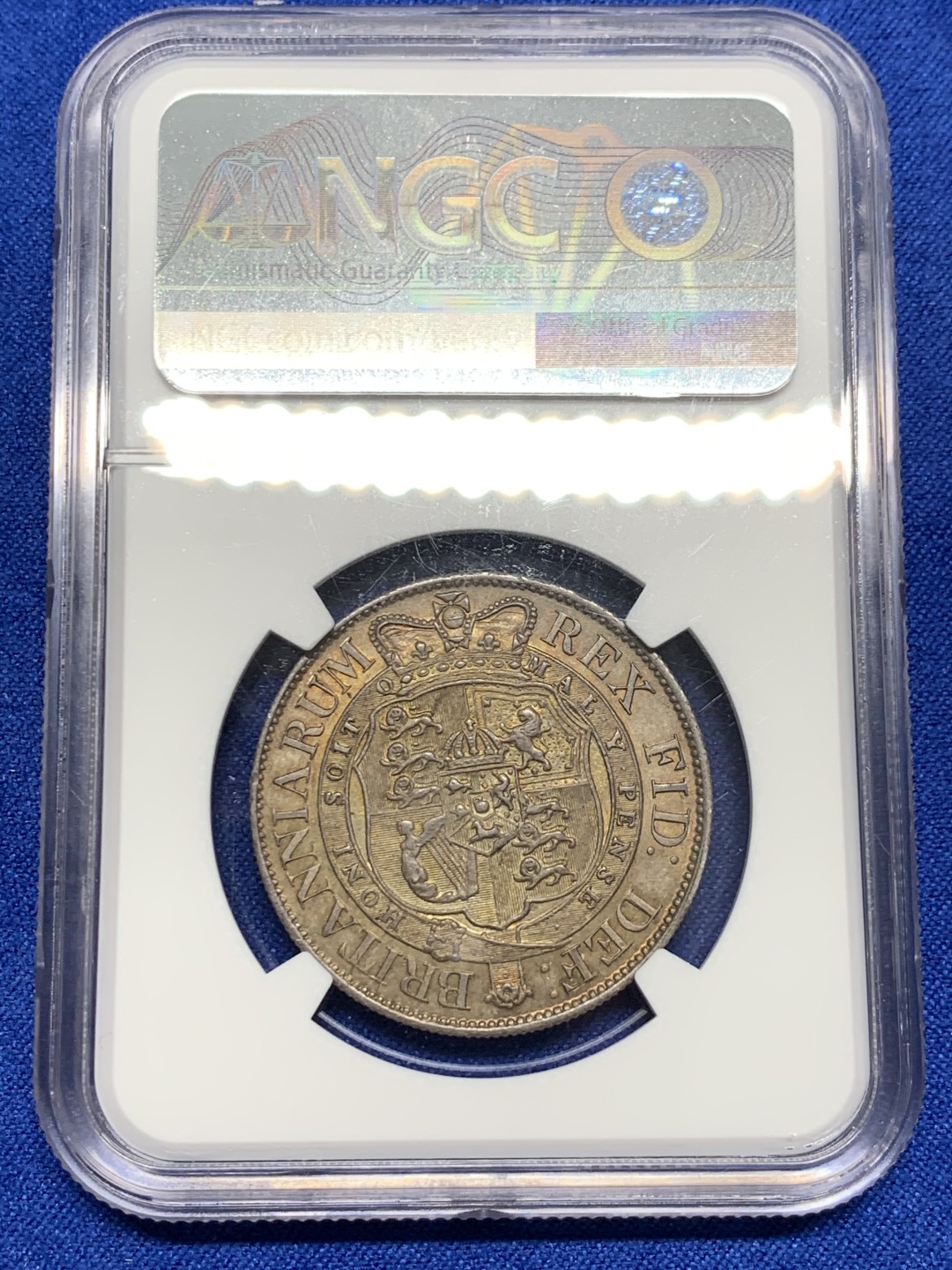 《竞宝斋》第150场-周日，周一，周四 3场 (全场包邮) NGC MS62 英国 1819 乔治三世半克朗 银币，小头版比牛头少，较少年份。英国CGS78分砸盒，不止62分状态，醇厚包浆，背面金彩