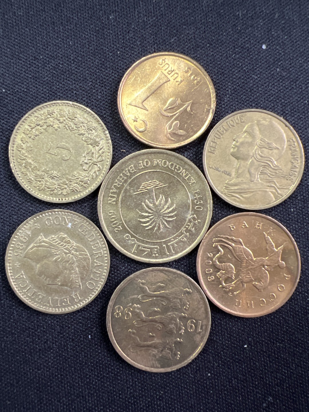 泡泡堂微拍第一 一 七幕硬币捡漏可累计专场👿👿，累计满二十元包邮，接受代拍业务 硬币一组83