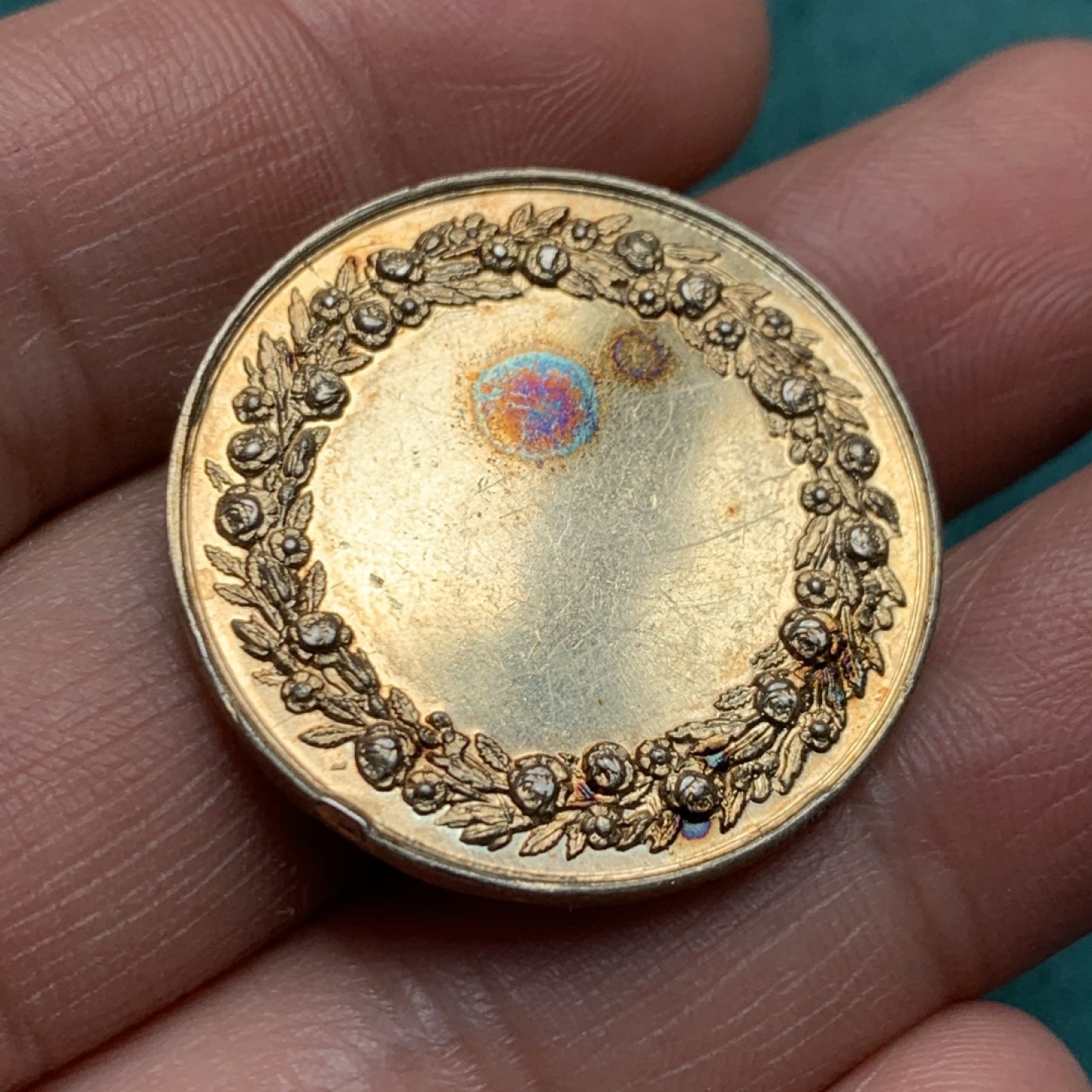 《竞宝斋》第150场-周日，周一，周四 3场 (全场包邮) 法国 结婚纪念镀金银章  重量：11.6gr  直径：30mm 边铭：蜜蜂+银标  细节见图