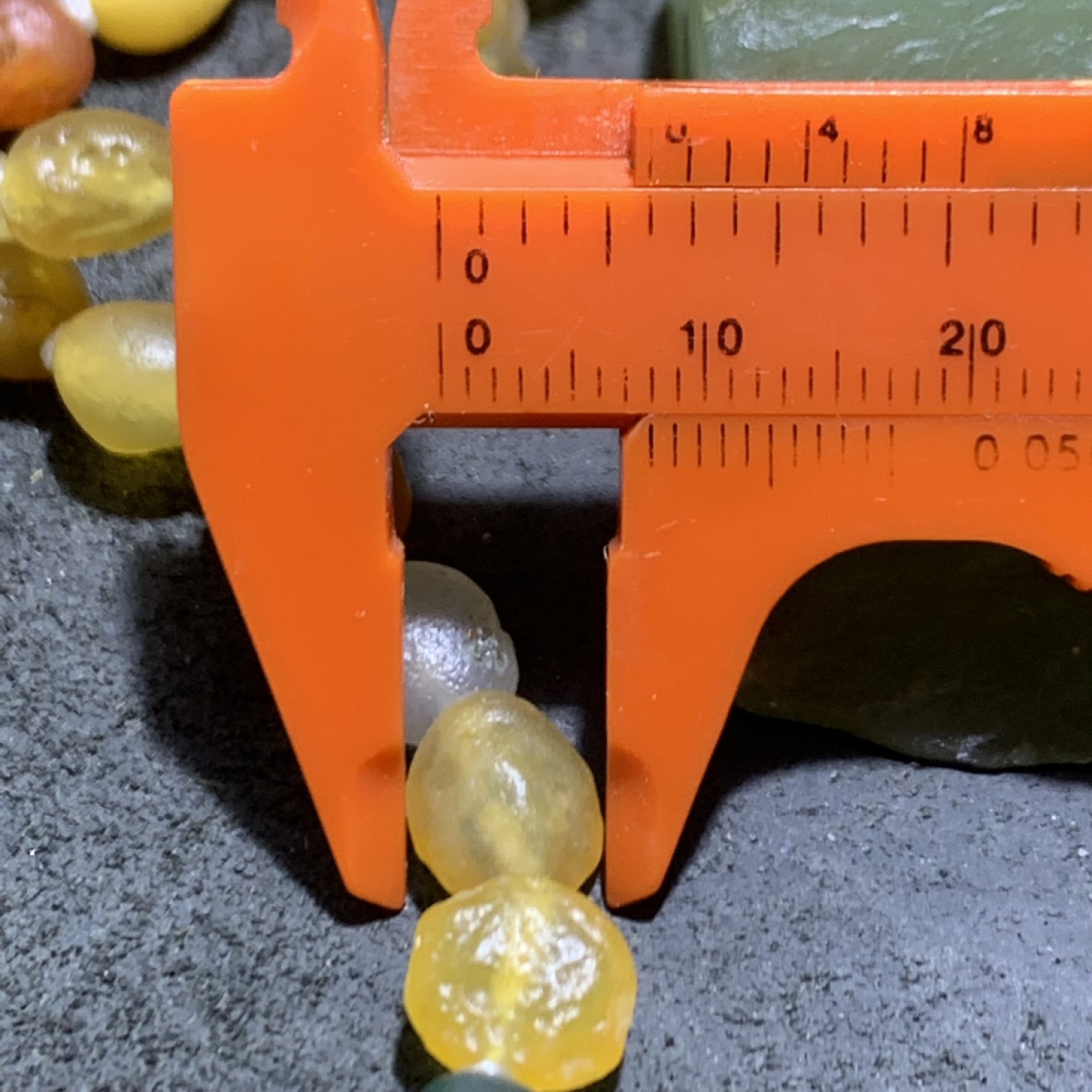精美天然阿拉善108彩珠玛瑙项链(手串)一条