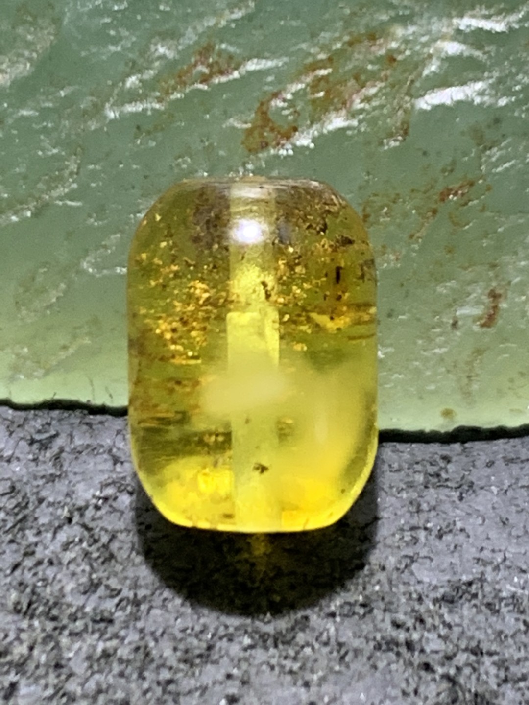 天然原皮乌克兰原矿蜜蜡桶珠一颗