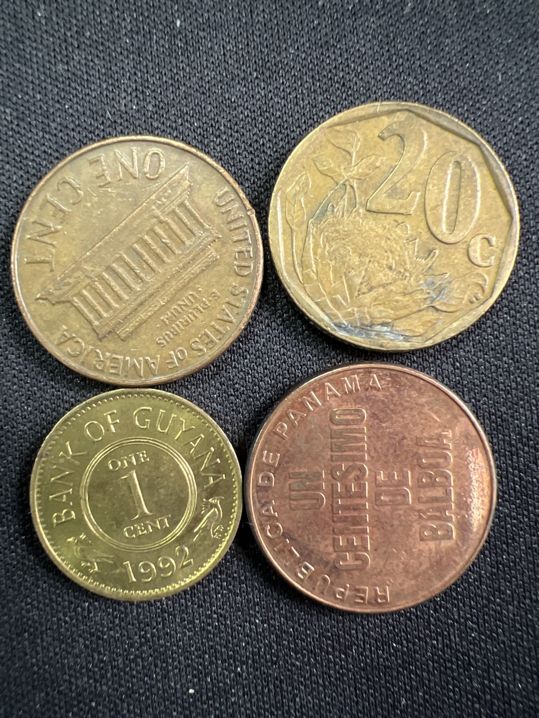 泡泡堂微拍第一 一 七幕硬币捡漏可累计专场👿👿，累计满二十元包邮，接受代拍业务 硬币一组87