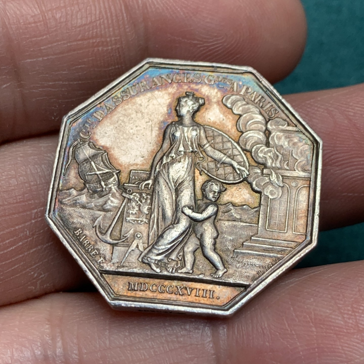 《竞宝斋》第150场-周日，周一，周四 3场 (全场包邮) 法国 消防保险 八角银质代币  重量：13.7gr 边铭：手指+银标 包浆好