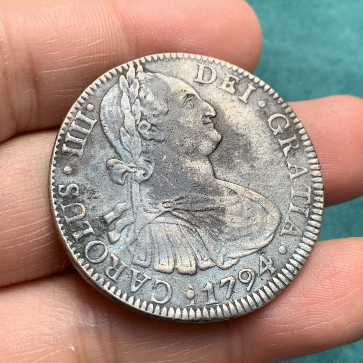 《竞宝斋》第150场-周日，周一，周四 3场 (全场包邮) 墨西哥 1794年 卡四 是R 双柱大银币 深打状态 细节见图 水捞品种 26.4克 细节见图