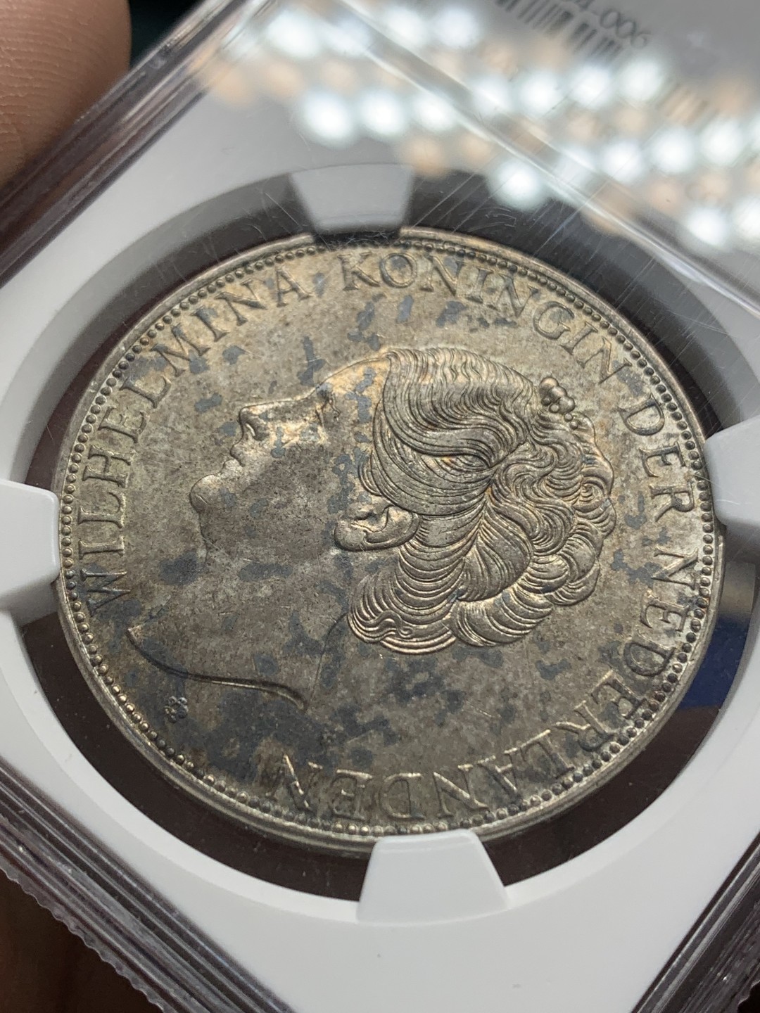 《竞宝斋》第150场-周日，周一，周四 3场 (全场包邮) NGC-AU58 荷兰 1933 2.5盾银币 威廉明娜女王