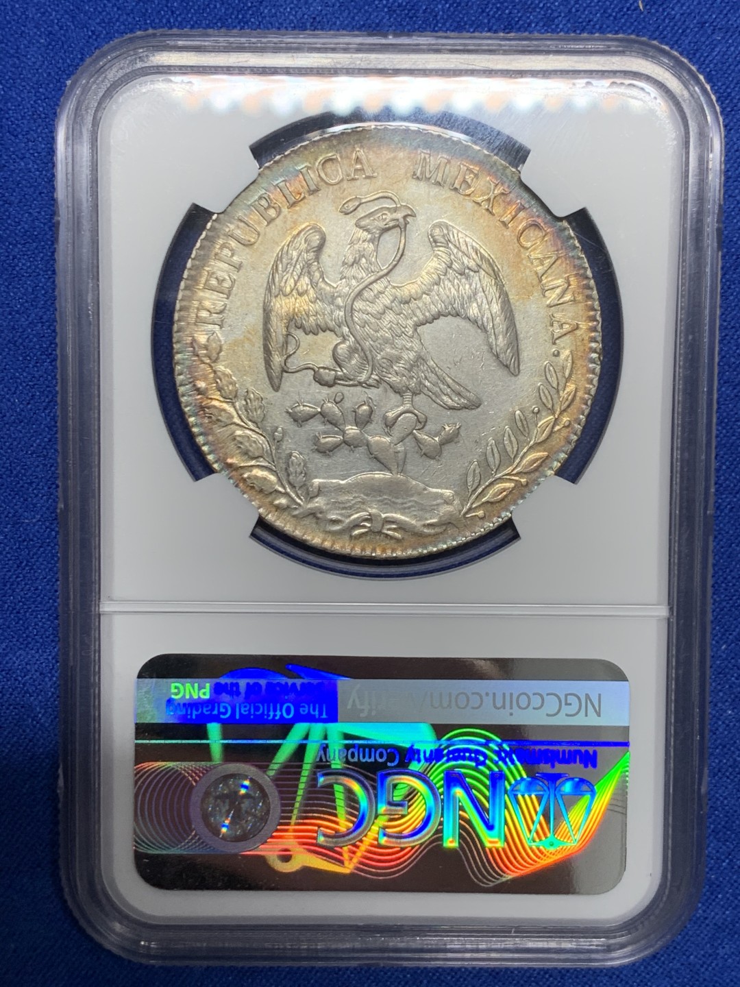 《竞宝斋》第150场-周日，周一，周四 3场 (全场包邮) NGC UNC 墨西哥 1893年 绚丽环彩 花边 鹰洋 太美