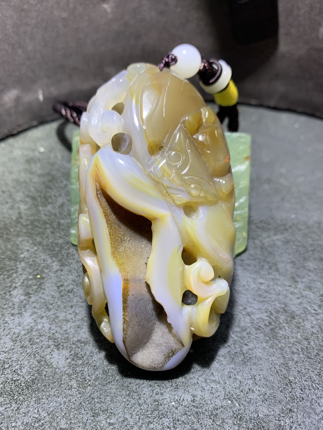 精美晶洞聚宝盆高玉化天然马达加斯加高玉化玛瑙手工镂空雕刻福在眼前把件一个！