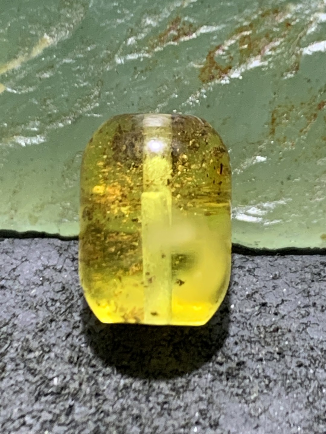 天然原皮乌克兰原矿蜜蜡桶珠一颗