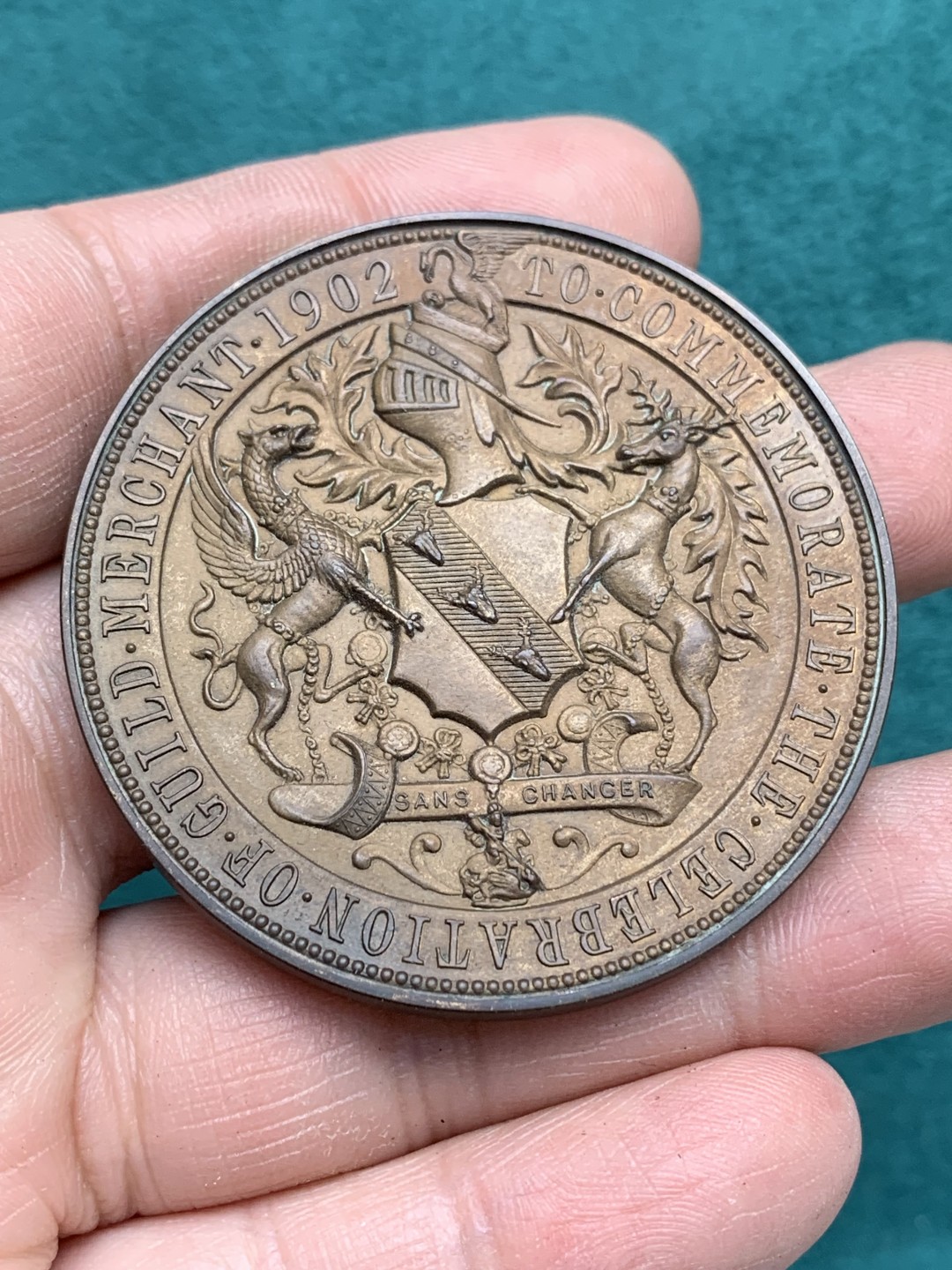 《竞宝斋》第150场-周日，周一，周四 3场 (全场包邮) 1902年 英国普雷斯顿公会纪念大铜章，带原盒 51mm60克